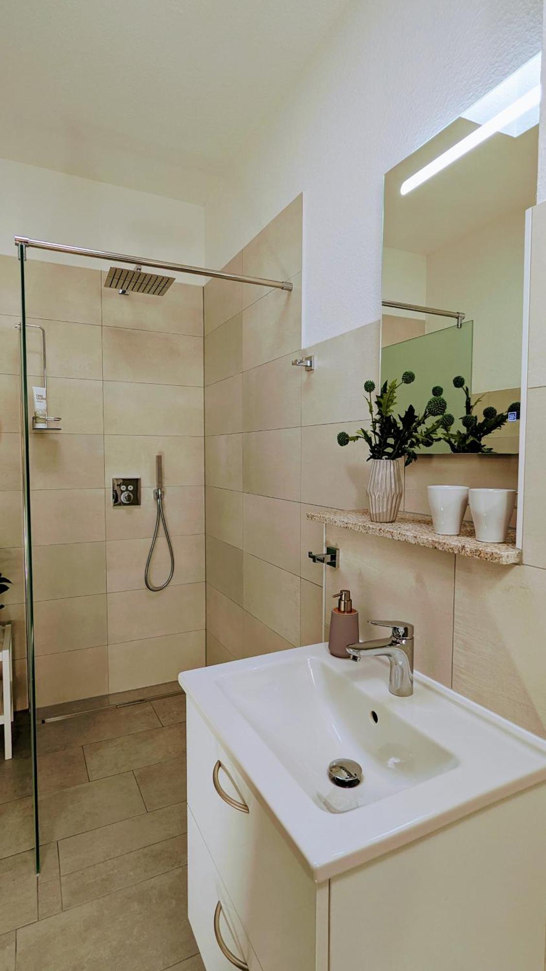 Fewo Urban Gotha - Apartment Orangerie - Am Schlosspark- Parken An Der Der Tuer- Barrierefrei, 900 Meter Zum Bahnhof - Wallbox المظهر الخارجي الصورة