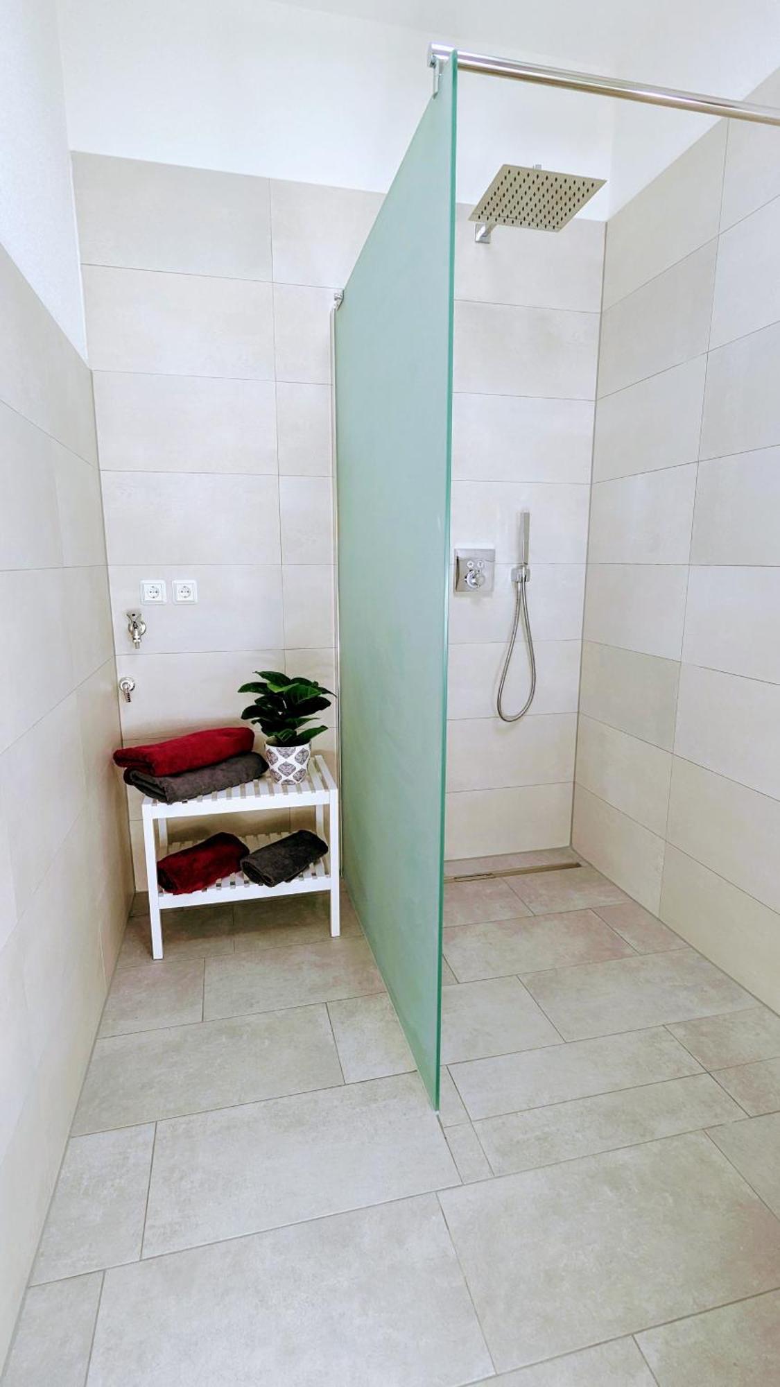 Fewo Urban Gotha - Apartment Orangerie - Am Schlosspark- Parken An Der Der Tuer- Barrierefrei, 900 Meter Zum Bahnhof - Wallbox المظهر الخارجي الصورة